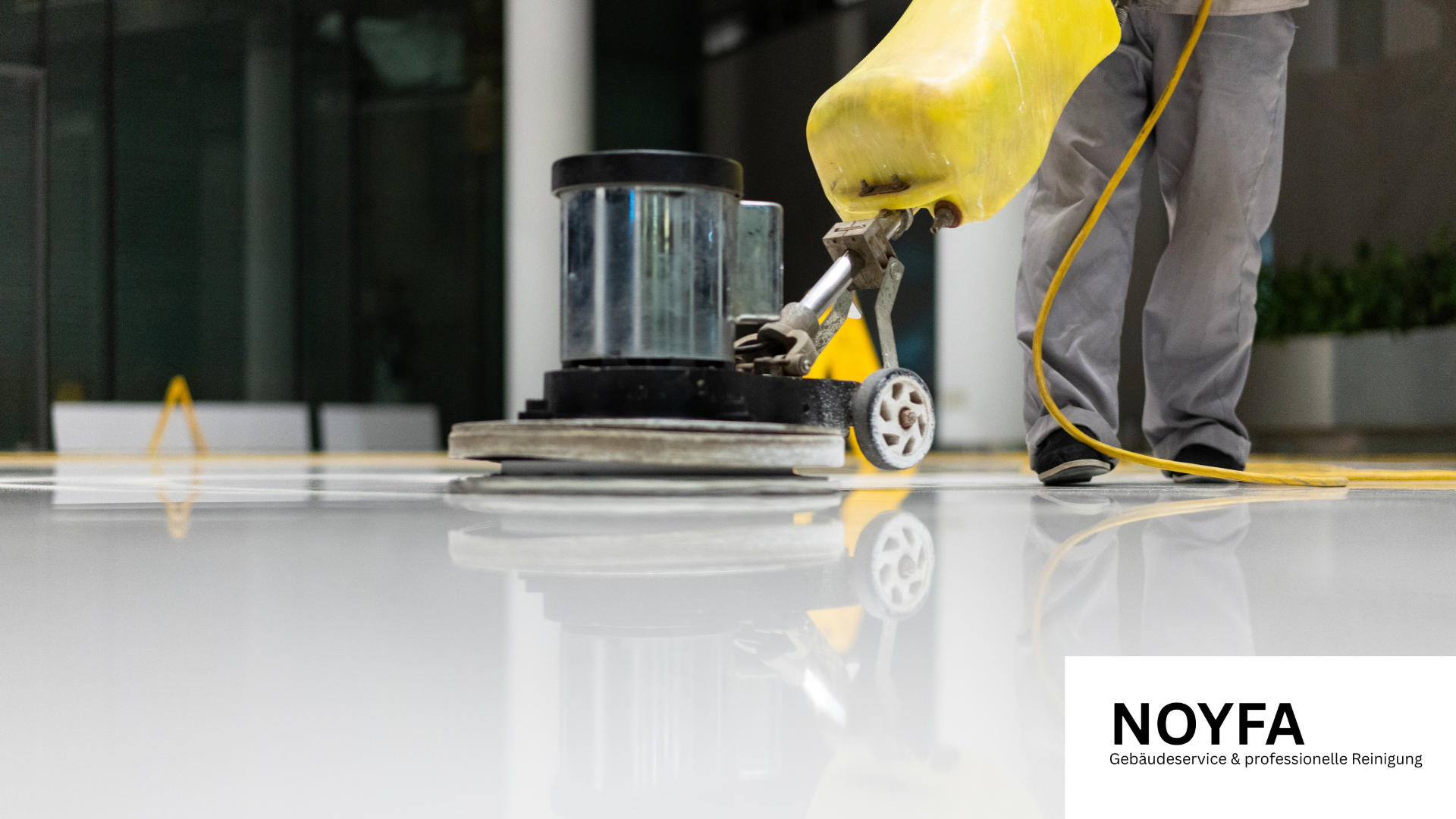 Schonende Bodenpflege für Teppich, Parkett und Fliesen